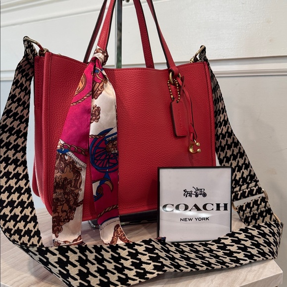 Coach Handbags - Coach Bag Tyler Carryall 28 Pink Small Tote